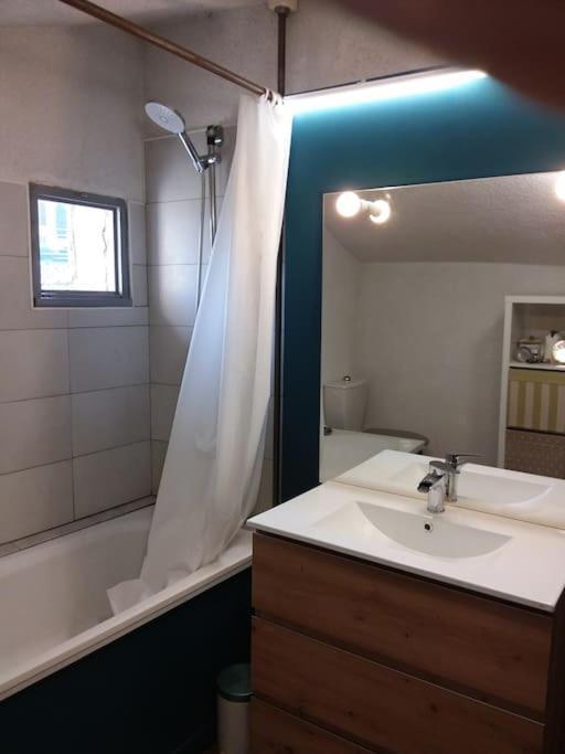 דירות Aramon Charme Centre Historique 17E Siecle מראה חיצוני תמונה