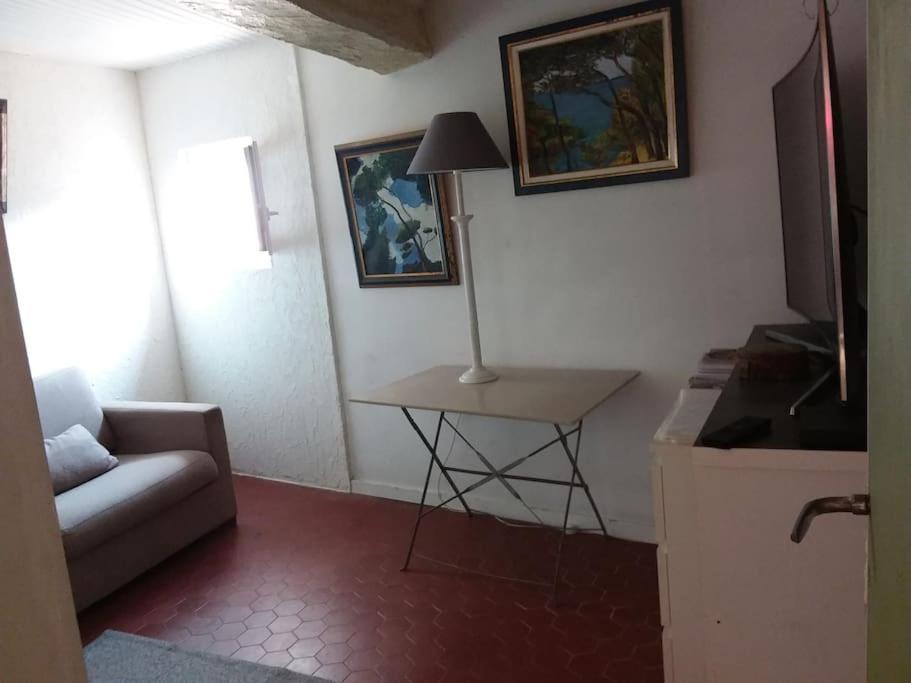 דירות Aramon Charme Centre Historique 17E Siecle מראה חיצוני תמונה